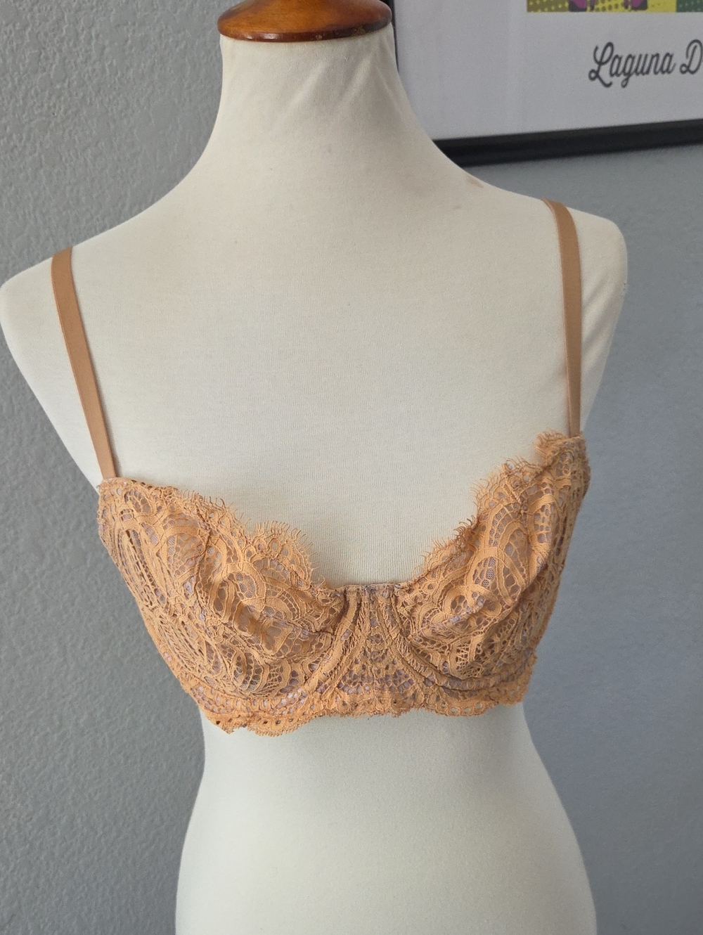 Victoria's Secret 36C Dream Angels Push-up Tan Lace Bra